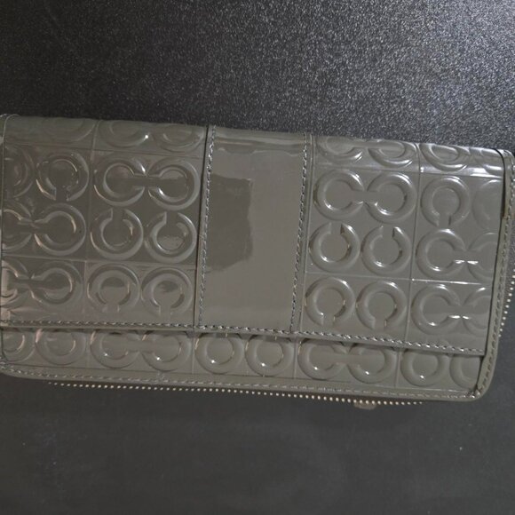 Coach Julia Patent Leather Zip-Around Wallet - Picture 2 of 6